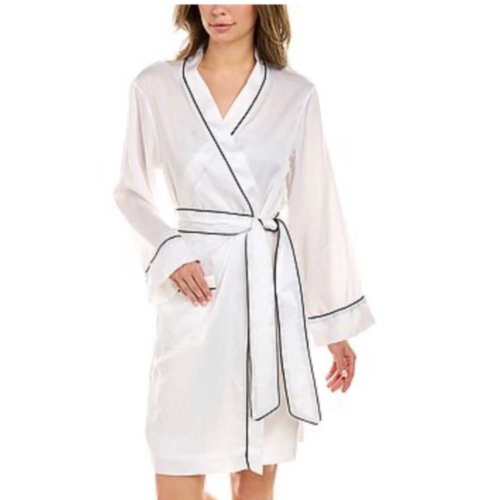Size M, Ettitude Intimates & Sleepwear Bamboo Lyocell Sateen in white. NWT